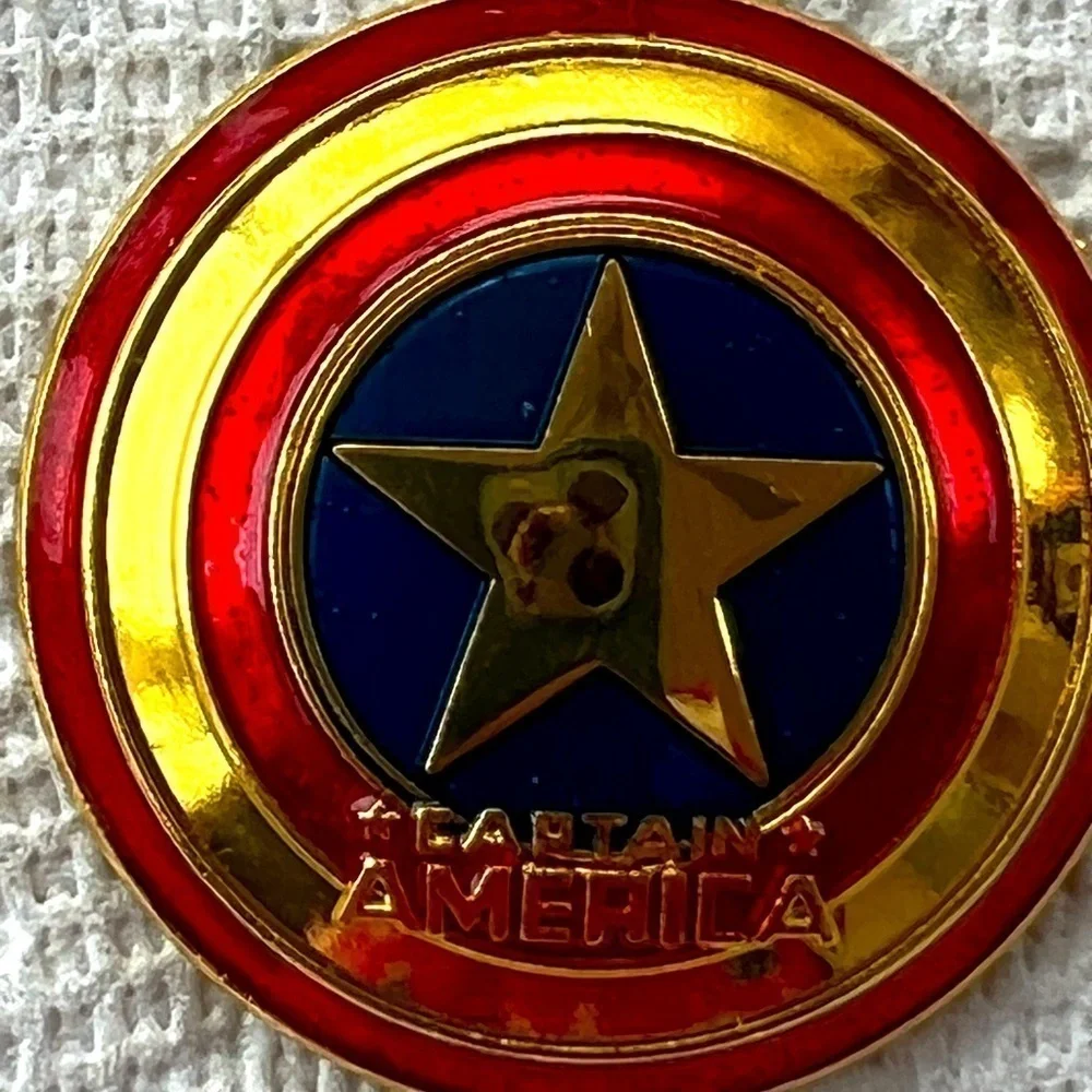 MARVEL Captain America shield keychain